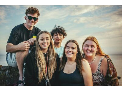 Álbum de fotos de la dedicación de los jóvenes