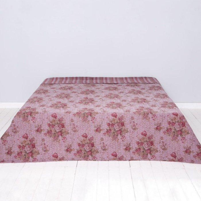 q182. - Sprei 260x260 cm roze