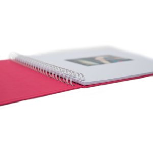 Spiraal Album Khari fuchsia geribbeld wit paginas 33x33 cm