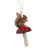 Clayre & Eef 6PR4233 Decoratieve hanger eekhoorn op paddenstoel 4x4x9 cm
